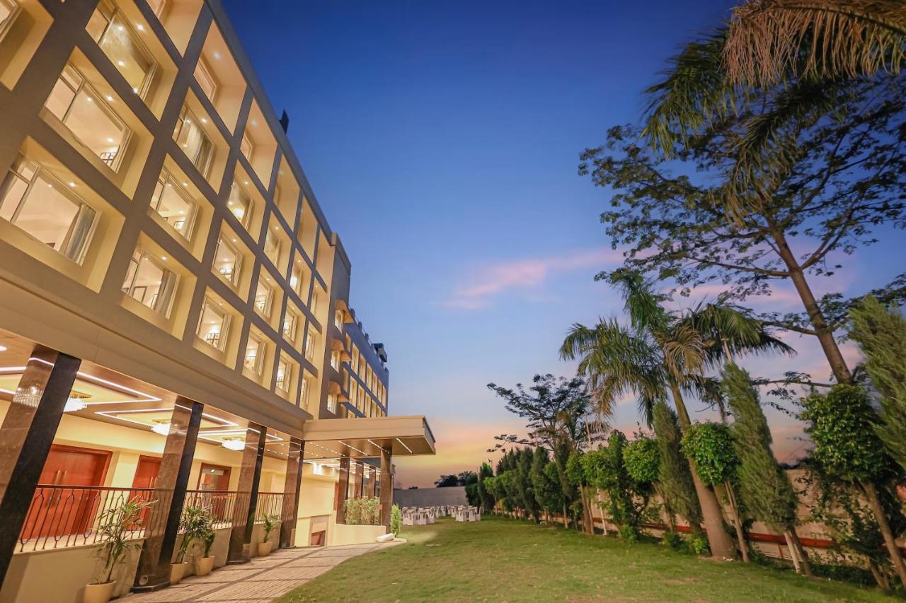 Regenta Dehradun By Royal Orchid Hotels Limited Extérieur photo