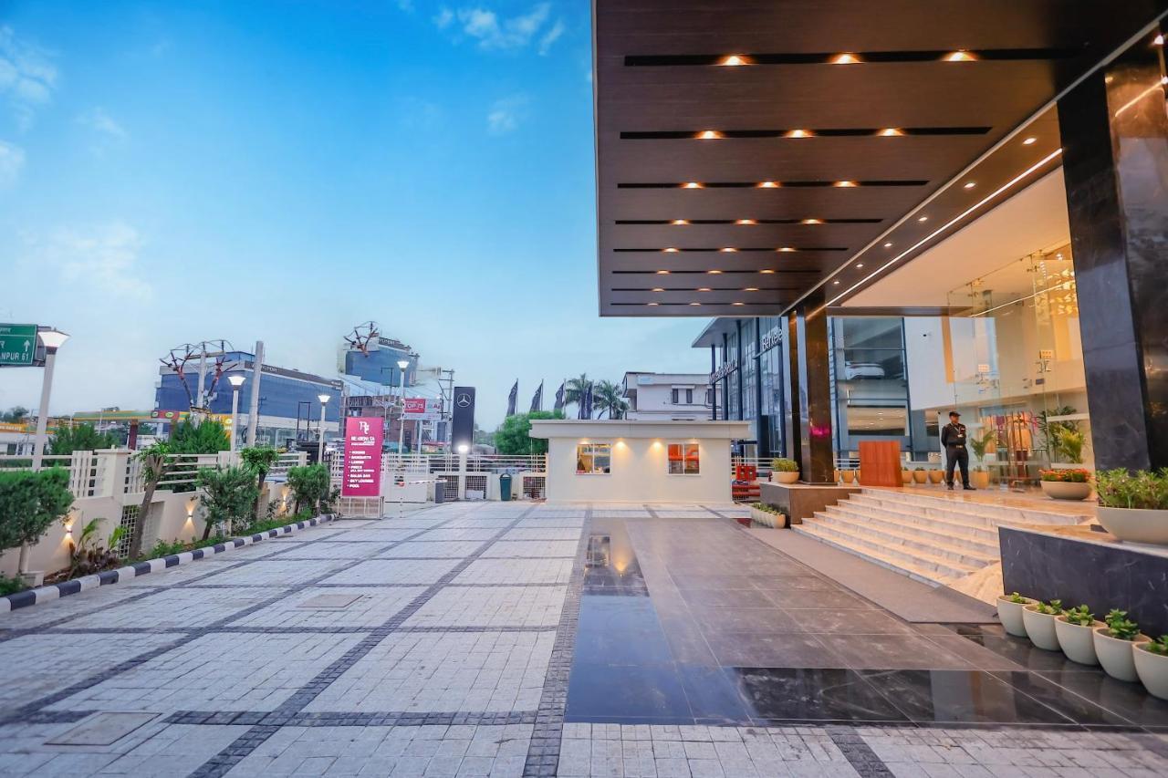 Regenta Dehradun By Royal Orchid Hotels Limited Extérieur photo