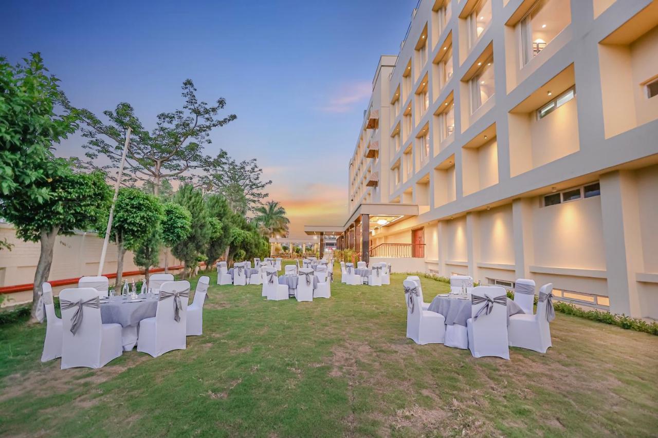 Regenta Dehradun By Royal Orchid Hotels Limited Extérieur photo