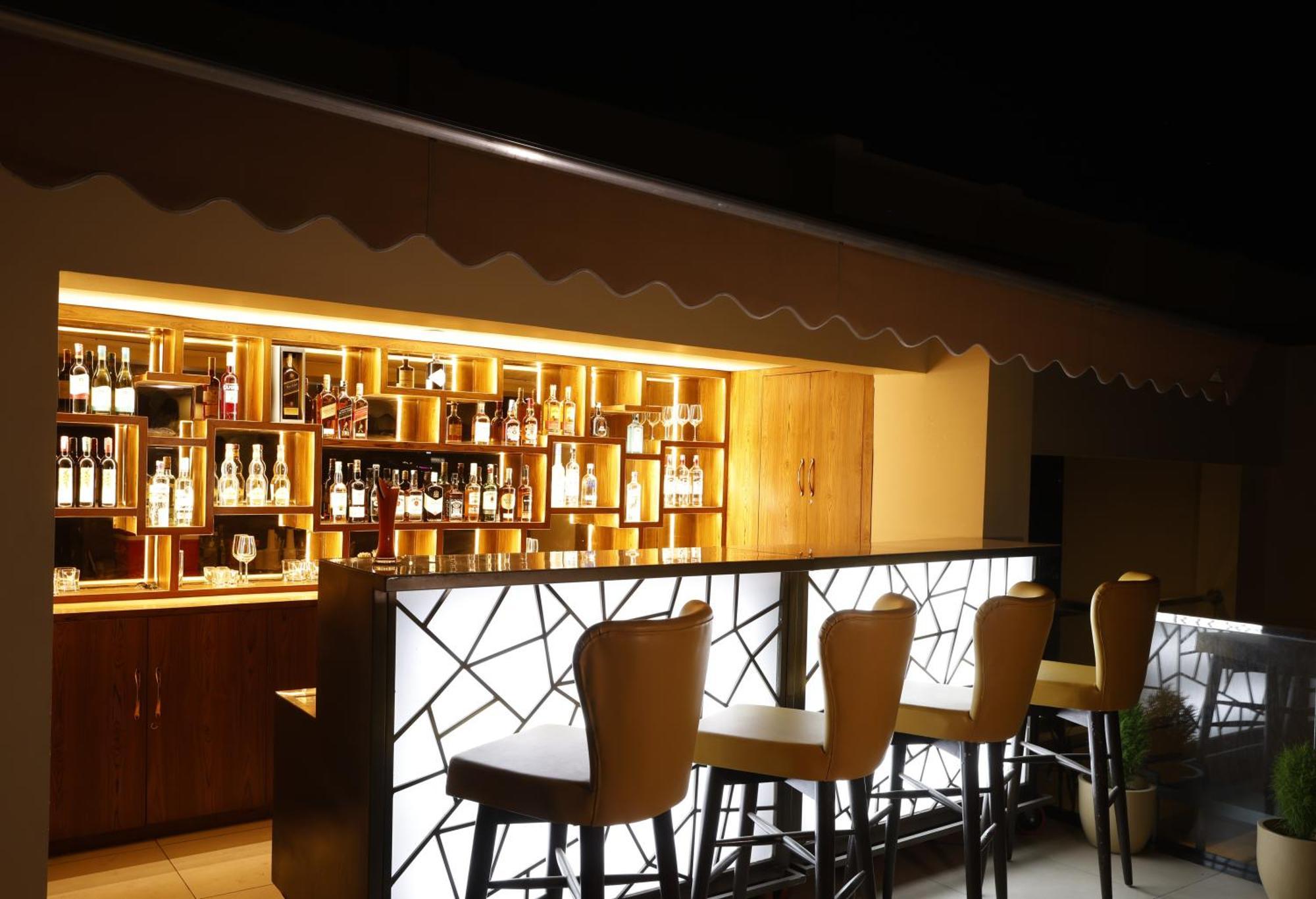 Regenta Dehradun By Royal Orchid Hotels Limited Extérieur photo